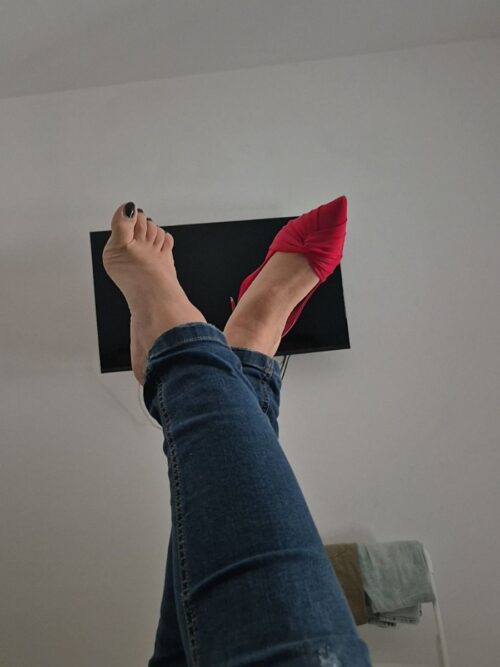 Miss piedini odorosi Fetish girl Napoli